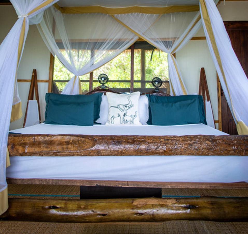 Simply Saadani Camp, A Tent With A View Safaris Mkwaja Esterno foto