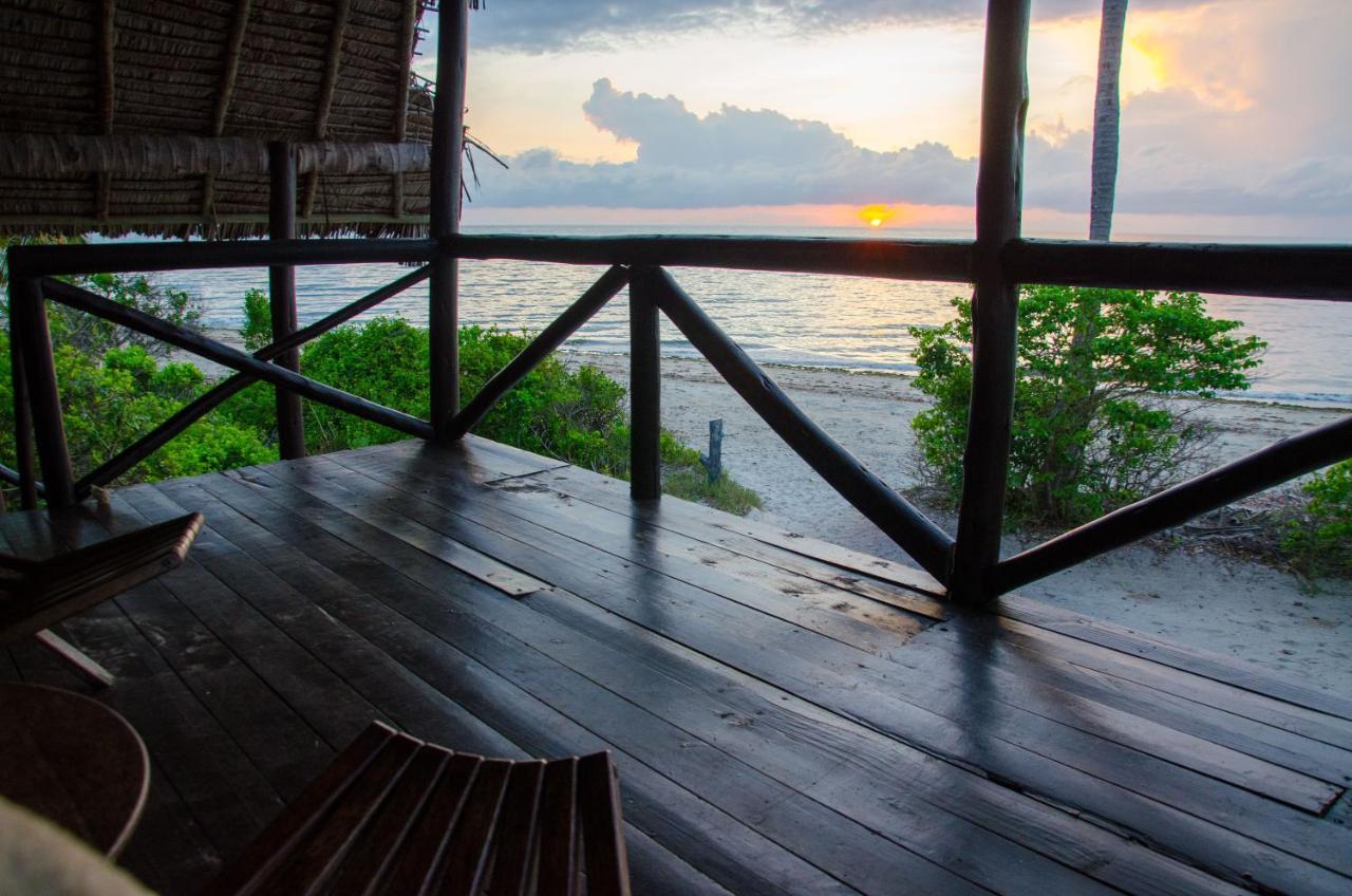 Simply Saadani Camp, A Tent With A View Safaris Mkwaja Esterno foto