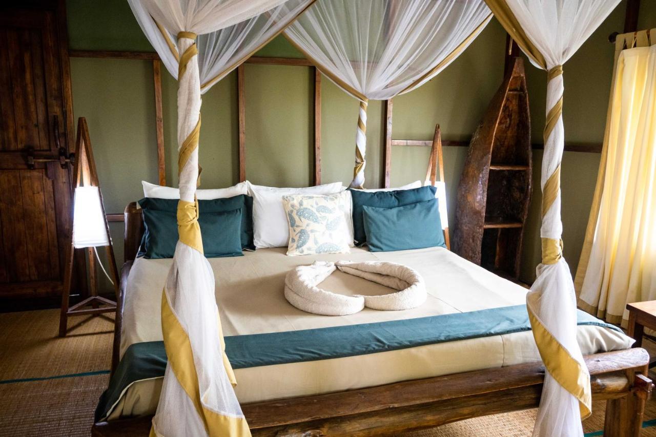 Simply Saadani Camp, A Tent With A View Safaris Mkwaja Esterno foto