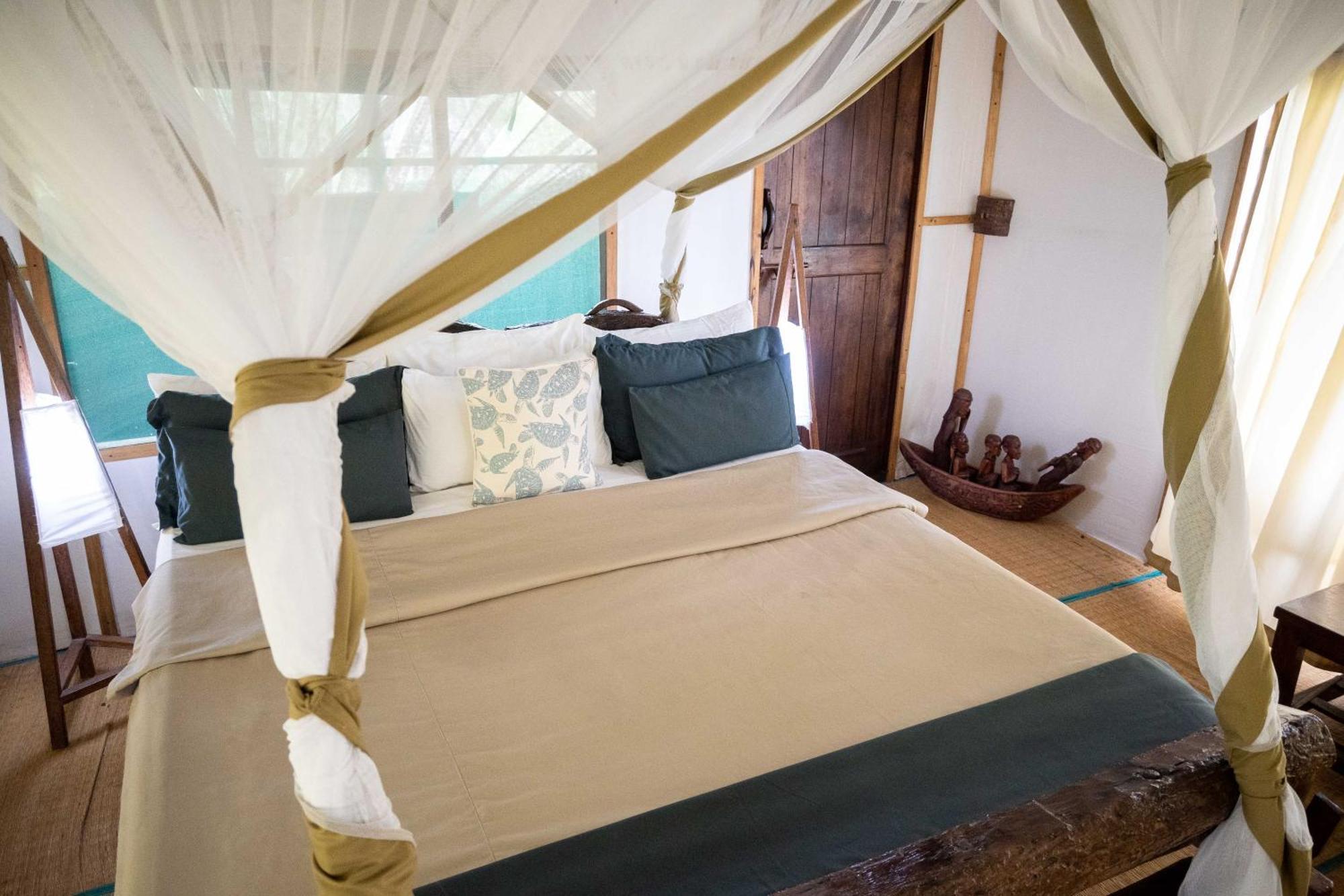 Simply Saadani Camp, A Tent With A View Safaris Mkwaja Esterno foto